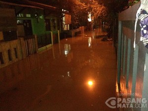Sempat Surut, Cipinang Melayu Kembali Banjir Setinggi 30 Cm