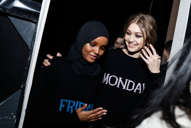 Sepanggung dengan Gigi Hadid juga membuatnya menjadi sorotan. Pertemanannya dengan Gigi dimulai sejak saat itu hingga sekarang mereka sama-sama mewakili UNICEF USA untuk program kemanusiaan. Baik Gigi maupun Halima pernah saling memuji di akun Instagram mereka. (Foto: Instagram)