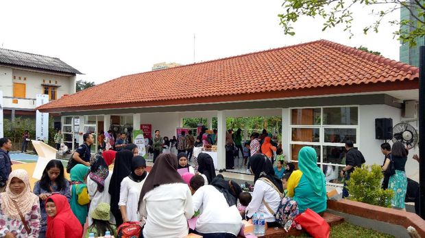 Ada tribun mini untuk pagelaran