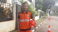 Ini Dadang, Pasukan Oranye yang Menyelam ke Got Hitam Jakarta