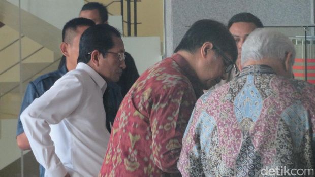 Dia enggan berkomentar.