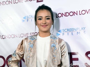 Kalau Iqbaal Ditampar, Mawar Eva De Jongh Sampai Didorong Hanung Bramantyo