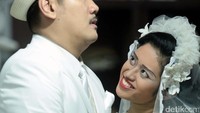 Opera Ikan Asin menceritakan tentang Si Raja Bandit Batavia, Mekhit alias Mat Piso yang menikahi Poli Picum tanpa seizin ayahnya, Natasasmita Picum, juragan pengemis se-Batavia.