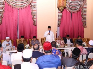 Momen Saat Ketua PD DKI Temani Anies Temui Forum Ulama dan Habaib