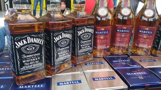 Miras yang dipalsukan bermerk terkenal