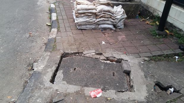 Ini got hitam tempat Dadan menyelam.