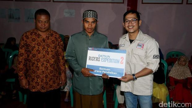 Risers Sumbang Perlengkapan Belajar untuk Madrasah