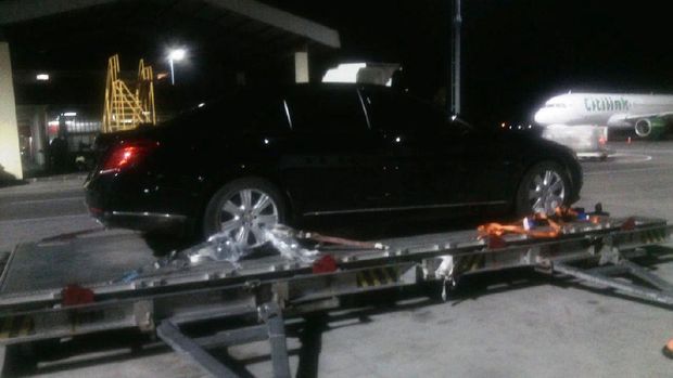 2 Unit Mercy S600 Milik Pangeran Arab Saudi Tiba di Denpasar