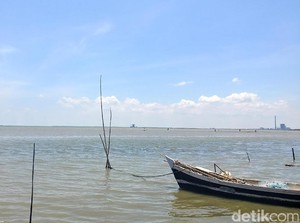 Pantai Kejawanan & Mitos Air Laut Penyembuh Stroke