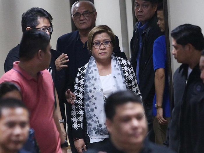 Senator Pengkritik Duterte Ditangkap Terkait Kasus Narkoba