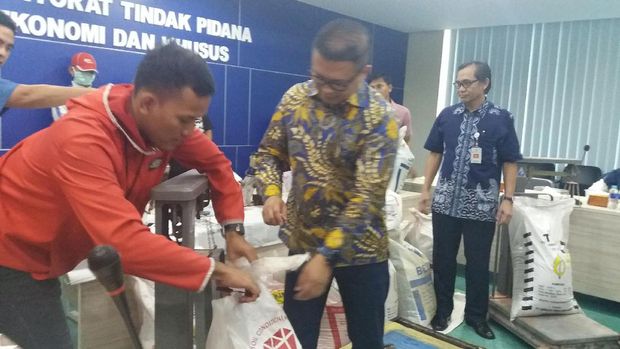 Para pelaku meraup untung hingga Rp 3,6 miliar per tahun.