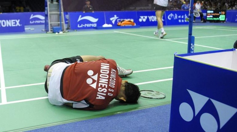 Cedera-Cedera yang Membekap Sony Dwi Kuncoro Cedera-Cedera yang Membekap Sony Dwi Kuncoro