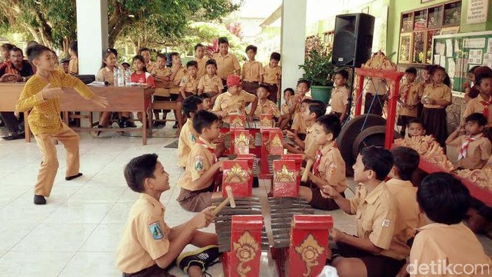 Pemkab Banyuwangi Gelar Festival Angklung Caruk Pelajar