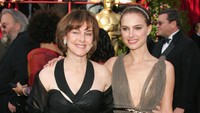 Ia hadir didampingi sang ibu, Shelley Herslag. Carlo Allegri/Getty Images/detikFoto.