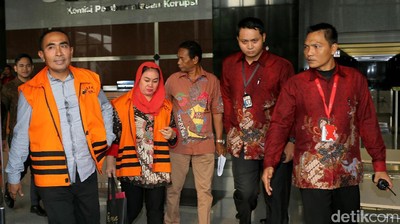 Pemeriksaan Lanjutan Bupati Buton dan Klaten