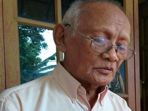 Sastrawan Gerson Poyk Tutup Usia