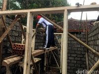 Kebahagiaan Mak Ecin yang Rumahnya Dibangun Lagi Oleh Polisi