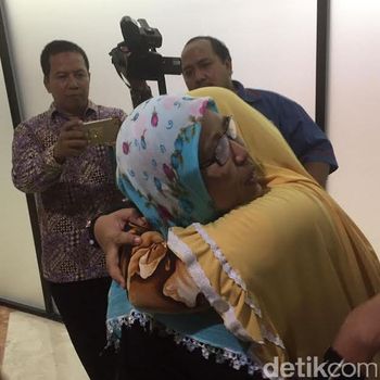 Dua jamaah umroh asal Pasuruan ditahan di Jeddah tiba di rumah