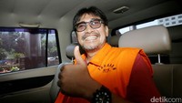 Choel menjadi tersangka kasus dugaan korupsi proyek pembangunan Pusat Pendidikan Pelatihan dan Sekolah Olahraga Nasional (P3SON) Hambalang tahun anggaran 2010-2012. Dia diduga memanfaatkan jabatan kakaknya sebagai Menpora saat itu untuk meraup untung dari proyek Hambalang. Choel diduga mendapatkan keuntungan sekitar Rp 4 miliar dari proyek ini.
