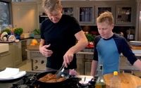 Ini Keseruan Gordon  Ramsay  Memasak Buttermilk Fried 