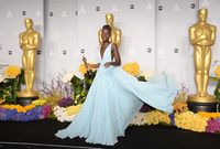 Rambut Keriting 'Dipotong', Lupita Nyong'O Kritik Majalah 