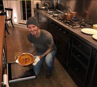 Pamer Chicken Pie Buatannya, David Beckham Dipuji Ribuan Penggemar