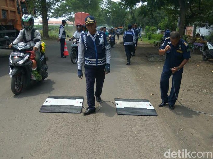Puluhan Truk Tambang Kelebihan Tonase Terjaring Operasi
