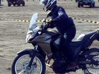 Taklukkan Beragam Kondisi Jalan Bromo dengan Kawasaki Versys-X 250