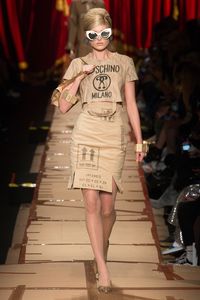 Moschino Dituntut Karyawan atas Tuduhan Diskriminasi Ras