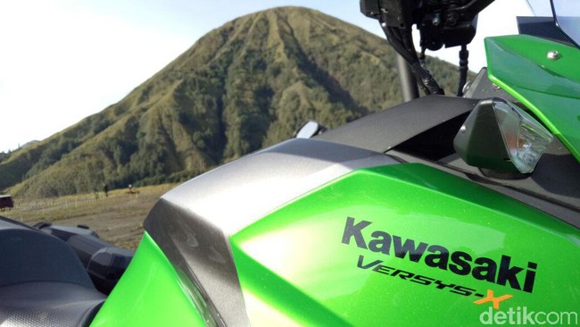 Taklukkan Beragam Kondisi Jalan Bromo dengan Kawasaki Versys-X 250