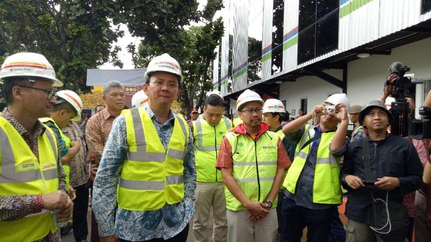 Ahok Tinjau Proyek Arena Balap Sepeda  di Velodrome Jaktim