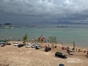 Takkan Menyesal Main ke Pantai Sari Ringgung di Lampung, Ini 4 Alasannya!