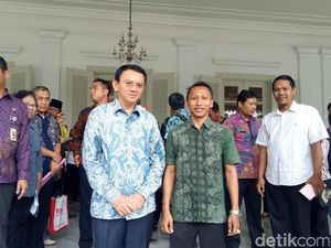 Ingin Foto dan Curhat ke Ahok, Warga Sampai Antre di Balai Kota