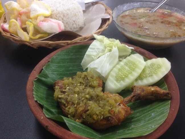 5 Menu Makanan Ini Paling Sering Ditemui di Kantin Karyawan