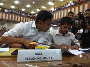 Saksi Paslon 5 Keberatan, Pleno KIP Aceh Dilanjutkan