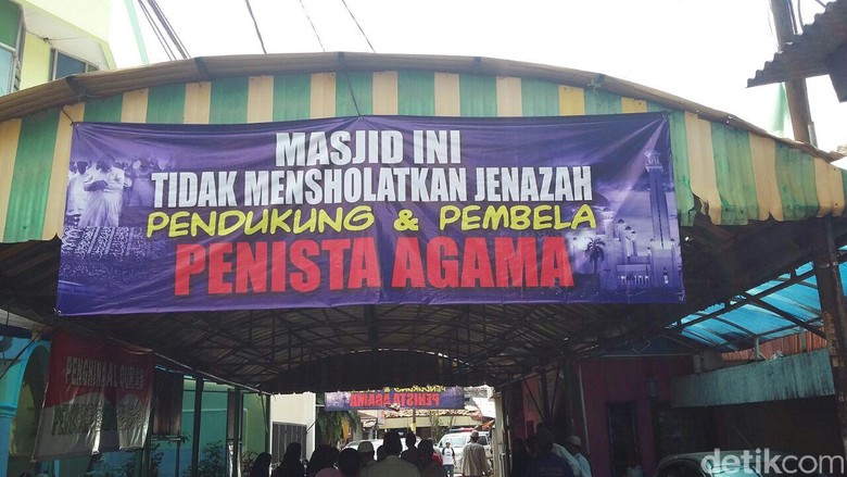 Viral, Masjid Ini Tolak Salatkan Jenazah Pembela Penista Agama Viral, Masjid Ini Tolak Salatkan Jenazah Pembela Penista Agama