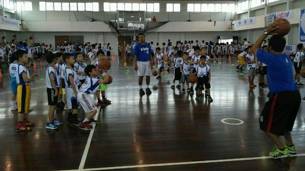 Ratusan Anak Jalani Program Jr. NBA di Surabaya