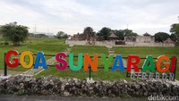 Terlepas dari mitosnya, Gua Sunyaragi ini cukup menarik dan unik untuk didatangi saat liburan ke Cirebon. Jangan lewatkan ya traveler! (Rengga Sencaya/detikTravel)