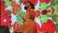 Lagu Sabda Alam menjadi pembuka yang cukup ciamik dari band ini. Foto: Hanif Hawari