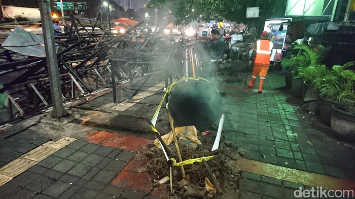 Polisi Periksa 5 Saksi Usut Robohnya Baliho di Slipi