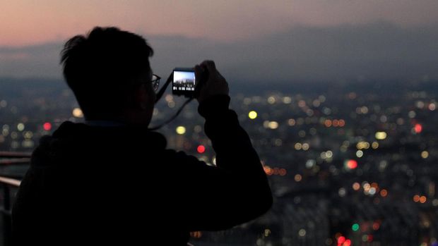 Ada Cerita Kala Senja Berpamitan dari Osaka