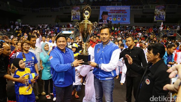 Agus Yudhoyono Buka Turnamen Karate SBY Cup