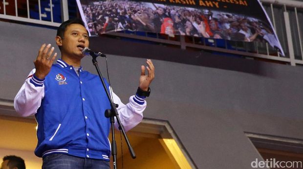 Agus Yudhoyono / 