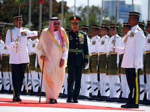 Raja Salman Keliling Asia Jual Saham BUMN Minyak Arab