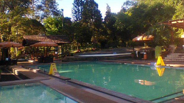Sejenak melepas lelah di Sari Ater Subang, Minggu(26/2/2017).