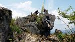 Potret Jembatan Hati Karang Para yang Sedang Hits di Sukabumi