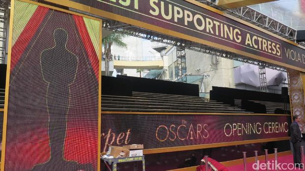 Antisipasi Cuaca, Panitia Pasang Atap Buatan di Karpet Merah Oscar 2017