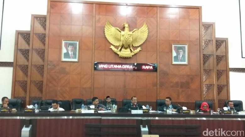 Hasil Akhir Pleno KIP Aceh: Pasangan Irwandi-Nova Unggul Hasil Akhir Pleno KIP Aceh: Pasangan Irwandi-Nova Unggul