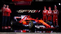 Pebalap Ferrari dan tim. Untuk mengantisipasi performa mobil yang lebih kencang, power-steering dan sistem pengeremen juga sudah ditingkatkan. Foto: Ferrari