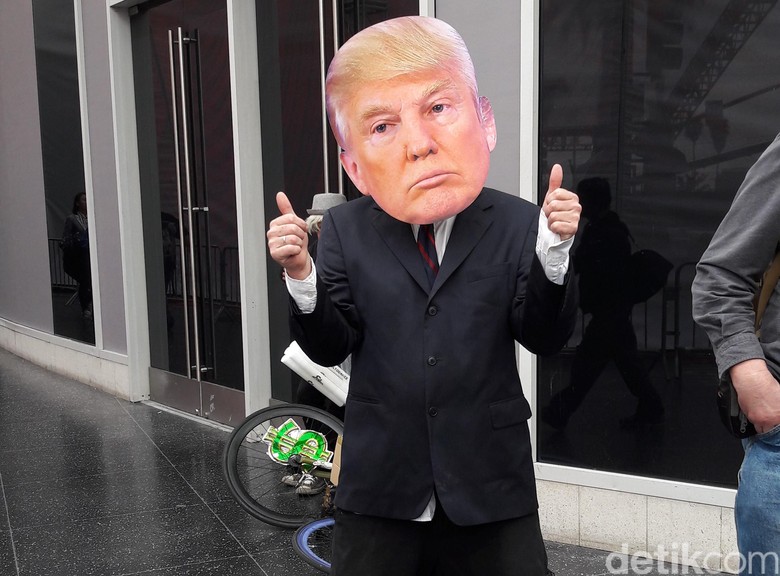 Pendukung Trump Ikut Ramaikan Venue Oscar 2017 Pendukung Trump Ikut Ramaikan Venue Oscar 2017